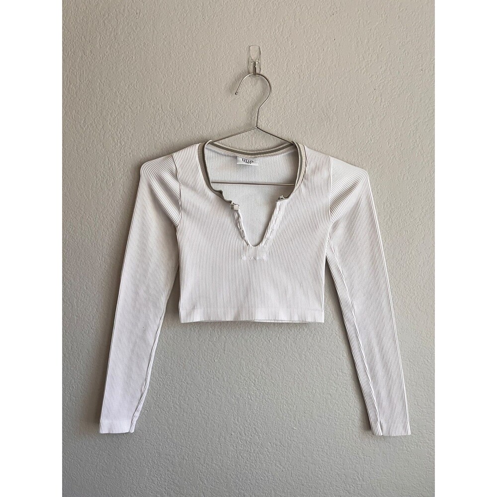BDG Go For Gold Notched Long Sleeve Crop Top in White Size XS/S